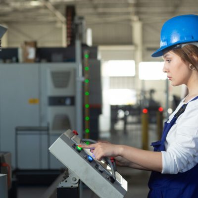 Fabrication sur mesure ou production internalisée : quelle stratégie choisir pour un équipement technique ?